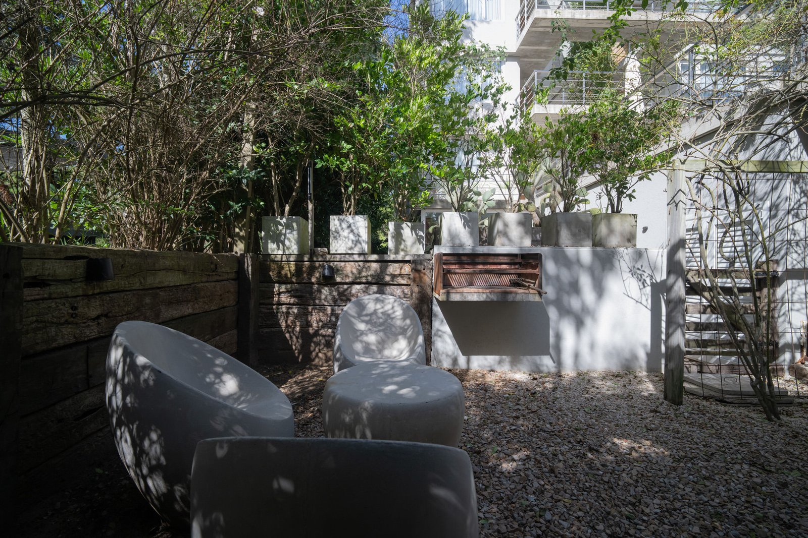 Jardín privado con parrilla