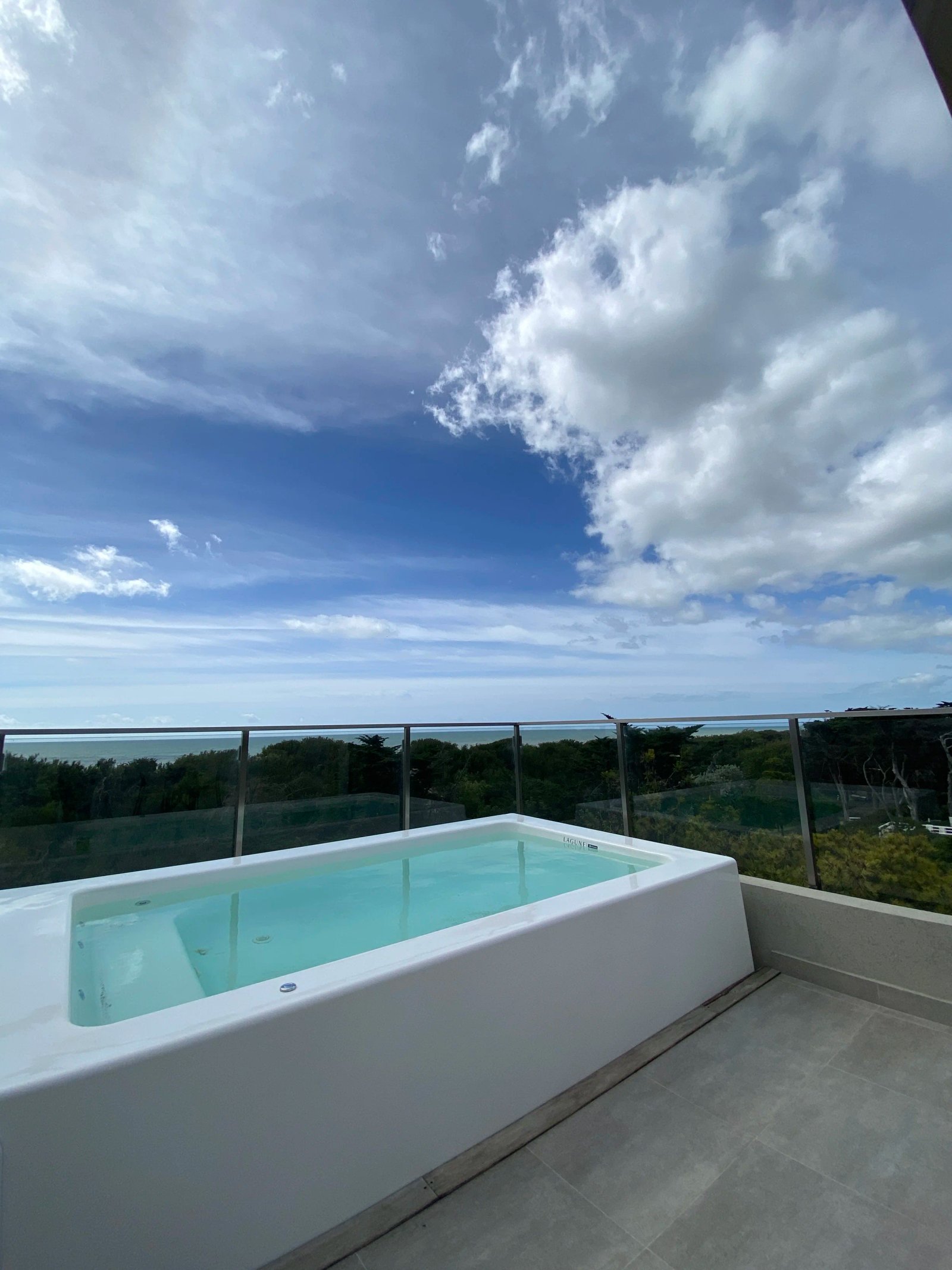 Mini piscina privada (temperatura ambiente)
